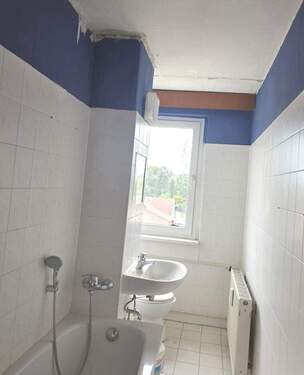 3. OG rechts Bad - 1 Zimmer Etagenwohnung in Burow