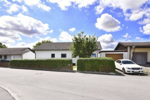 Haus und Garage - 