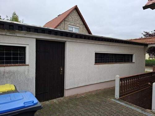 Seitenzugang Garage - 