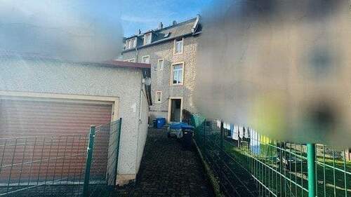 Hofansicht - 1 Zimmer Mehrfamilienhaus, Wohnhaus zum Kaufen in Oschatz