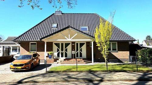 Traumhaus / Bungalow mit sep. Einliegerwohnung - Traumhaus Bungalow + sep. Einliegerwhg. + Innenhof mit Pool + Garage uvm. + 0 % Käuferprovision!