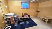 Zimmer / Büro im KG - 