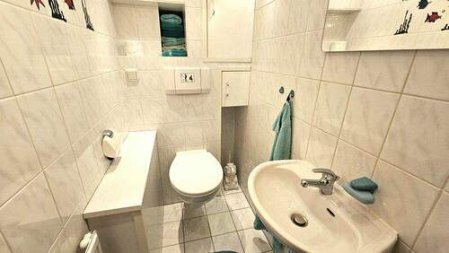 Gästetoilette im Keller - 