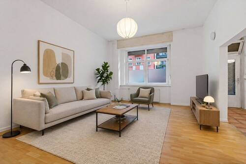Wohnzimmer (Beispielmöblierung) - 4 Zimmer Etagenwohnung in Berlin