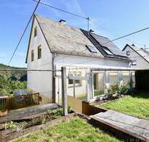 Ruhig gelegen! Charmantes Einfamilienhaus in Idar-Oberstein mit Garten