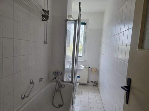 3. OG links Bad - Etagenwohnung mit 72,50 m² in Burow zur Miete