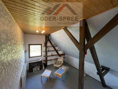 Zimmer im Dachgeschoss - 