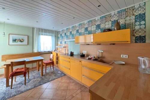 Küche mit Essplatz Erdgeschoss - 