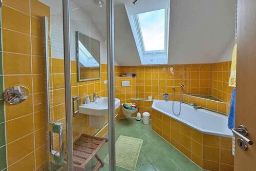 Badezimmer Dachgeschoss - 