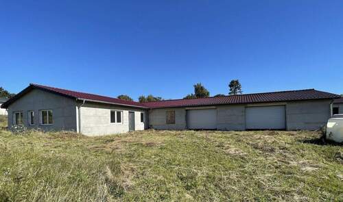 Ansicht Gebäude - Großzügiges Gebäude (geplantes Wohnhaus) mit Lagerhalle auf großem Grundstück