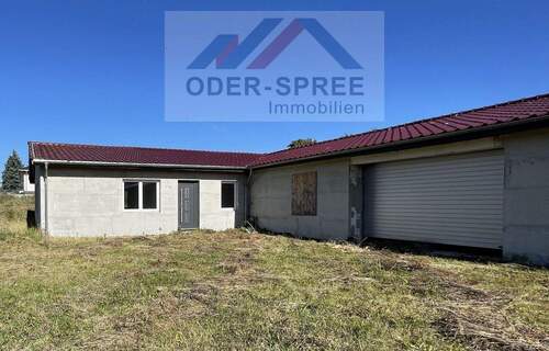 Ansicht Gebäude - Mehrfamilienhaus, Wohnhaus zum Kaufen in Steinhöfel