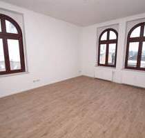 6-Zimmer-Wohnung mit großer Küche, Bad mit Badewanne und Gäste-WC - Magdeburg Sudenburg