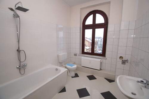 Badezimmer - Etagenwohnung mit 116,00 m&sup2; in Magdeburg zur Miete