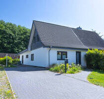 Moderne Doppelhaushälfte in Waldrandlage in Albersdorf