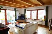 Wohnzimmer - 6 Zimmer Einfamilienhaus in Meßstetten