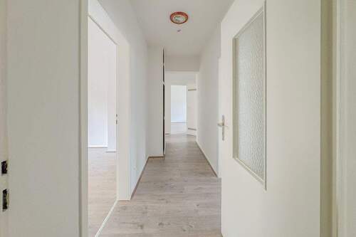 Flur.jpg - 3 Zimmer - frisch renoviert - gute Anbindung - ruhige Lage