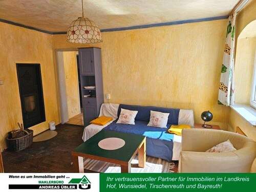Wohnzimmer - 6 Zimmer Mehrfamilienhaus, Wohnhaus in Konnersreuth