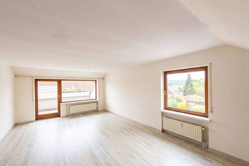 Wohnzimmer - 3 Zimmer Etagenwohnung zum Kaufen in Schorndorf