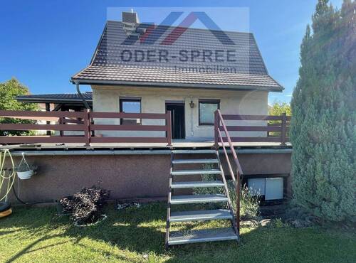 Rückansicht mit Terrasse - 4 Zimmer Einfamilienhaus in Fürstenwalde/Spree