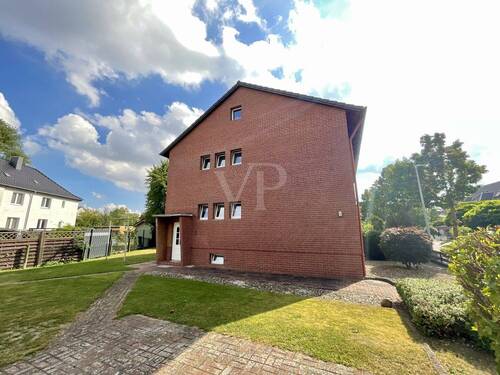 Hausansicht - 4 Zimmer Doppelhaushälfte in Sehnde