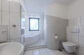 Badezimmer 1. Obergeschoss - 