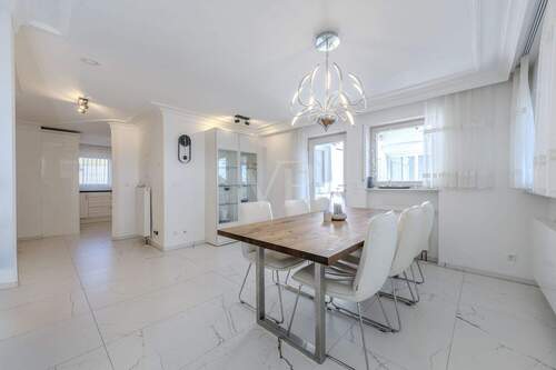 Essbereich - 9 Zimmer Reihenendhaus zum Kaufen in Plochingen / Stumpenhof