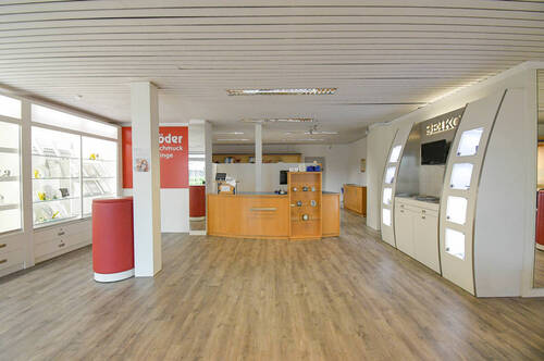 Verkaufsraum - Gewerbeobjekt (Büro, Produktion, Verkauf) in Edewecht