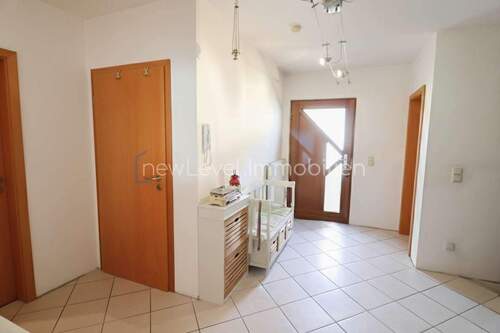 Diele - 5 Zimmer Einfamilienhaus zum Kaufen in Laaber