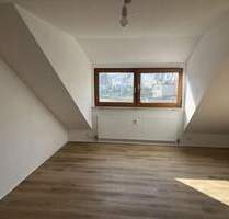 Komplett renovierte 2-Zimmer Dachgeschosswohnung incl. Stellplatz - Oberstenfeld