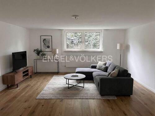 Einrichtungsbeispiel Zimmer im Souterrain (KI-optimiert) - 