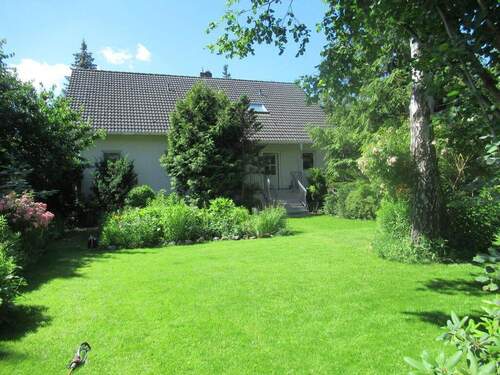 Bild 1 - Zweigenerationenhaus in Weststaaken mit separaten Eingängen - großer naturnaher Garten