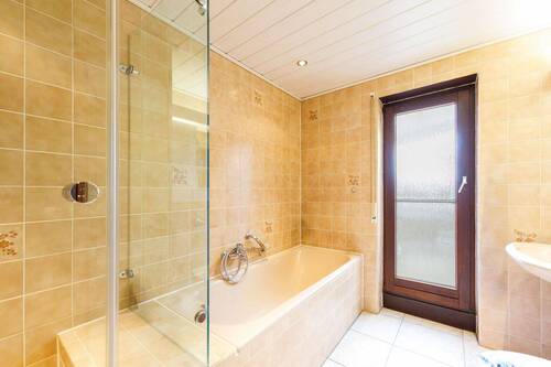 Badezimmer - Etagenwohnung mit 56,50 m&sup2; in Weinstadt zum Kaufen