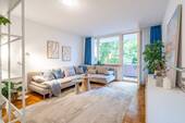 Wohnzimmer mit Balkon - 