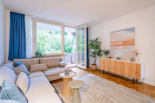 Gemütlich geschnittenes Wohnzimmer - 