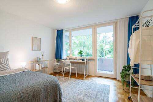 Schlafzimmer mit Balkon - 