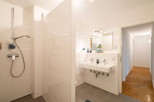 Offene, hochwertige Dusche - 