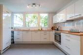 Große Einbauküche inklusive - 4 Zimmer Etagenwohnung in Freiburg im Breisgau