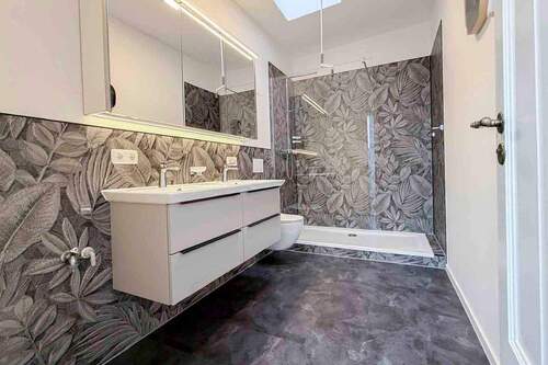 Badezimmer - 4 Zimmer Etagenwohnung zum Kaufen in Dresden