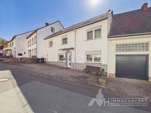 Vorderansicht_rechts_2 - 4 Zimmer Reihenmittelhaus in Landscheid / Niederkail