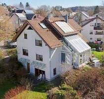 Gepflegtes Einfamilienhaus mit Einliegerwohnung und Doppelgarage in Stockach-Hoppetenzell
