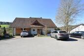 Hausansicht Vorderseite - 6 Zimmer Einfamilienhaus in Stockach