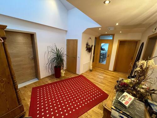 Gang ETW 1 - Mehrfamilienhaus, Wohnhaus mit 218,00 m² in Wiesenfelden zum Kaufen