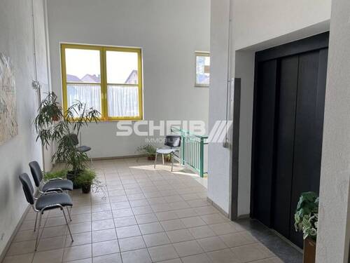 Aufzug - Büro mit 715,00 m&sup2; in Crailsheim zur Miete