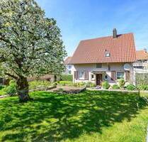 Charmantes Einfamilienhaus mit idyllischem Garten in ruhiger Lage - Lahr