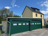 Garage mit Hausansicht - 