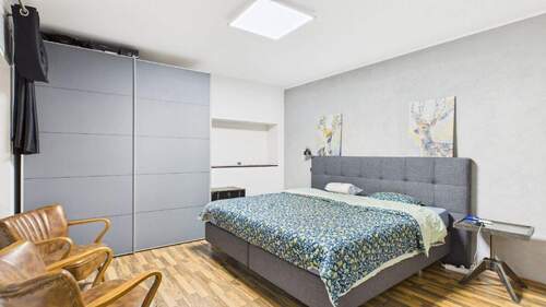 CAM04238G0-PR0053-STILL003 - 