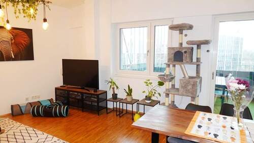 Wohnbereich / Balkon - 3 Zimmer Etagenwohnung in Düsseldorf