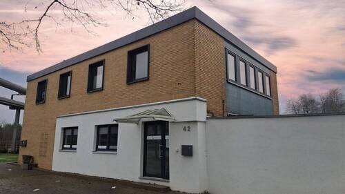 Außenansicht - Modernes Büro mit 116 m² - 812,00&nbsp;EUR Kaltmiete, ca.&nbsp; 116,00&nbsp;m&sup2;&nbsp;Wohnfl&auml;che