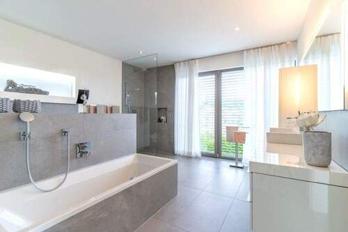 UG Bad (4) - 7 Zimmer Einfamilienhaus zum Kaufen in Petersberg