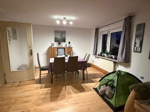 Wohneinheit 1 - Wohnzimmer - 7 Zimmer Mehrfamilienhaus, Wohnhaus zum Kaufen in Wester- Ohrstedt